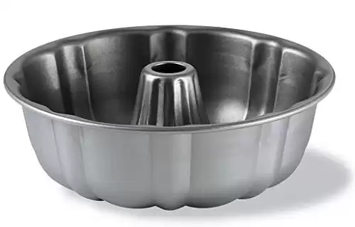 Calphalon Classic Bakeware 10-Inch Nonstick Fluted Cake Pan