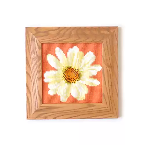 Mini Daisy Needlepoint Kit Elizabeth Bradley Small Needlework Project with 100% Wool Yarns Suitable for Beginner.